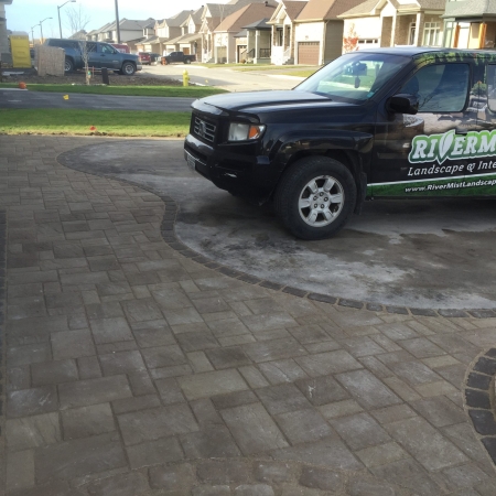 Interlock garage lip